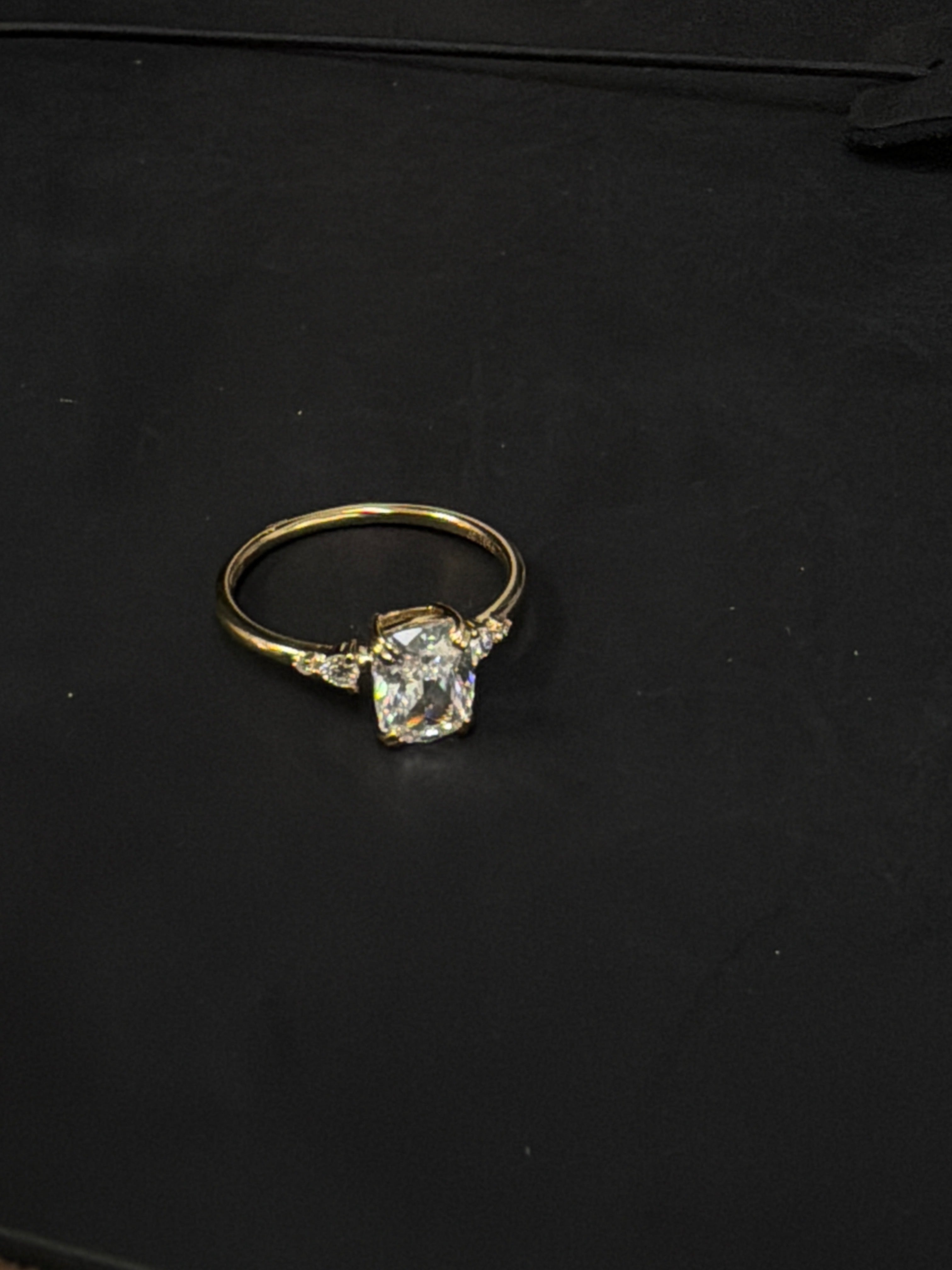 Elouise Engagement solitaire