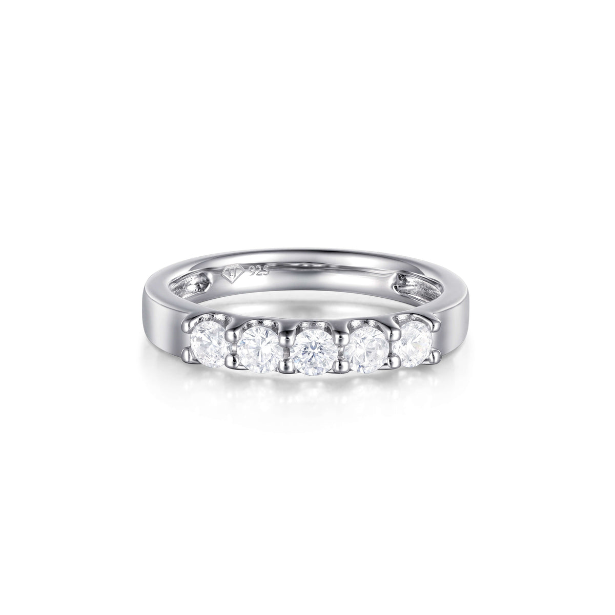 Larissa Round Diamond Wedding Ring - lab-grown and natural diamond ring in gold | Lirys Diamonds