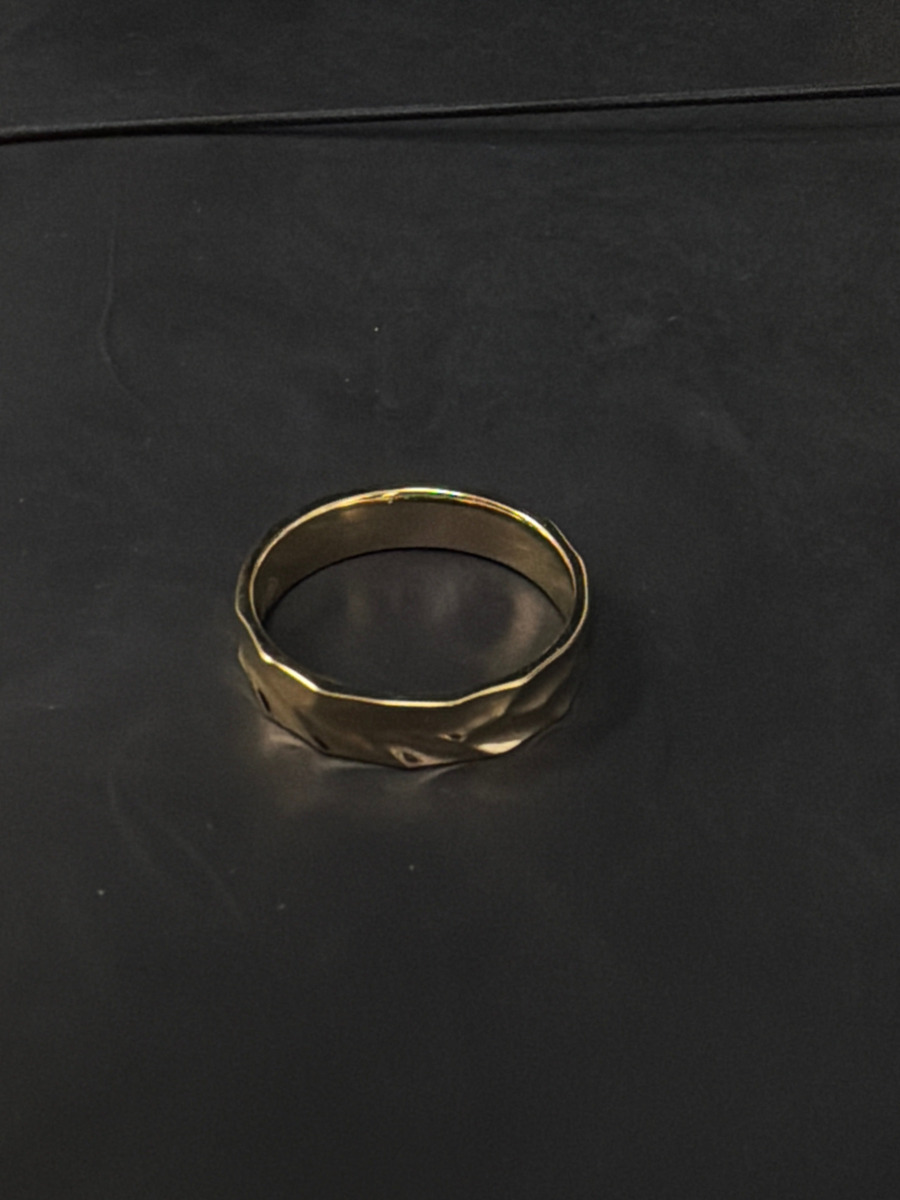 Everett Polished Wedding Band